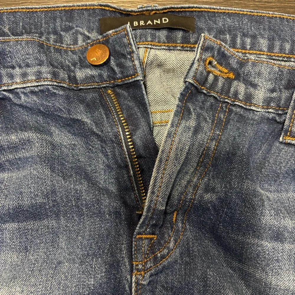 J Brand‎ Women’s Blue Denim Cutoff Shorts Size 31”